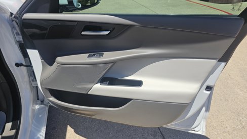 Used 2019 Jaguar XE image 31