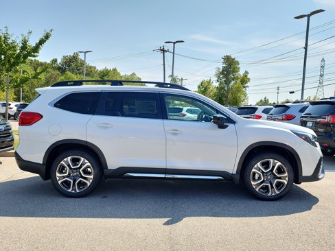 New 2025 Subaru Ascent Limited image 2