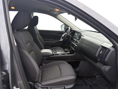 Used 2025 Nissan Pathfinder SV image 15