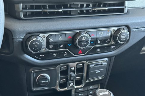 New 2024 Jeep Wrangler Sahara image 21