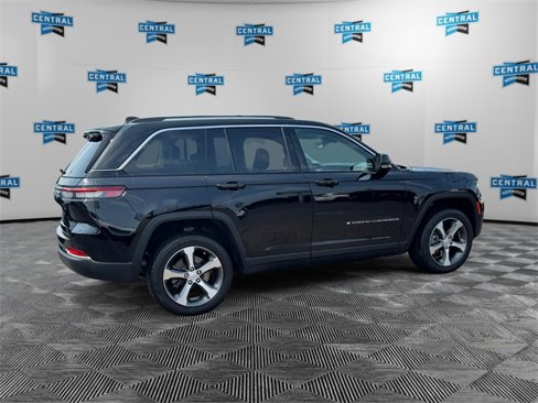Used 2023 Jeep Grand Cherokee 4WD 4xe image 6