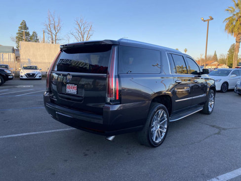 Used 2015 Cadillac Escalade ESV Luxury image 3