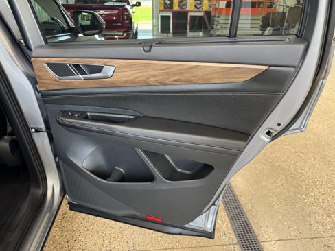 Used 2024 Volkswagen Atlas SE image 49