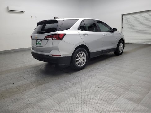 Used 2022 Chevrolet Equinox LS w/ LS Convenience Package image 9