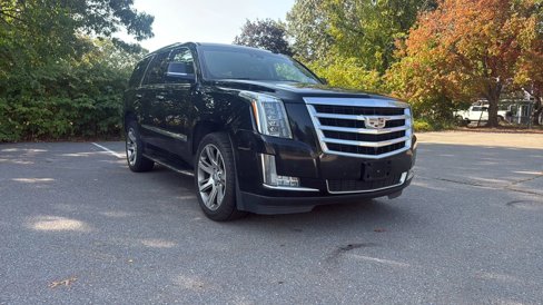 Used 2015 Cadillac Escalade Luxury image 1