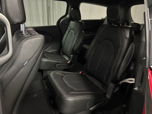 New 2026 Chrysler Pacifica Select image 21