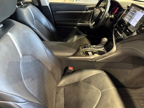 Used 2023 Toyota Camry XSE image 6