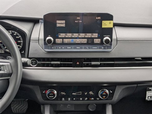 New 2025 Mitsubishi Outlander ES image 17