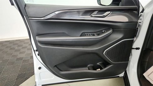 Used 2022 Jeep Grand Cherokee Altitude image 27