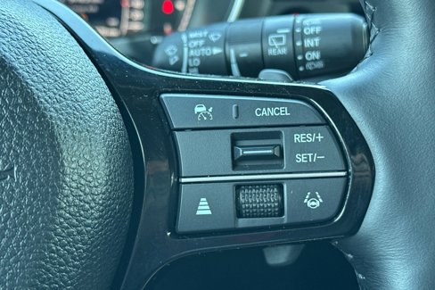 Used 2025 Honda Pilot Elite image 33