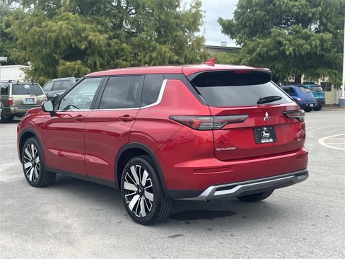 New 2025 Mitsubishi Outlander SE image 3