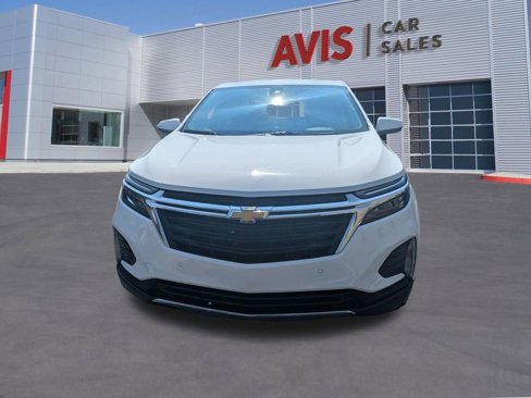 Used 2024 Chevrolet Equinox LT image 2