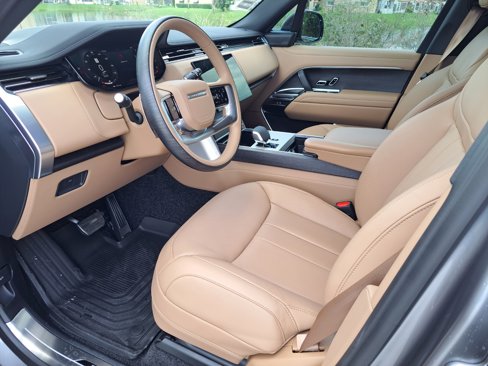 New 2025 Land Rover Range Rover SE image 11