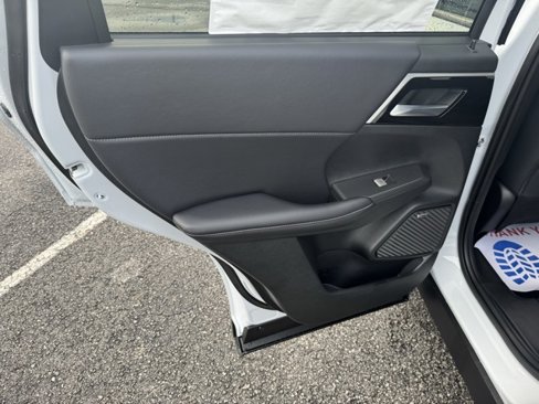 New 2025 Mitsubishi Outlander AWD image 33