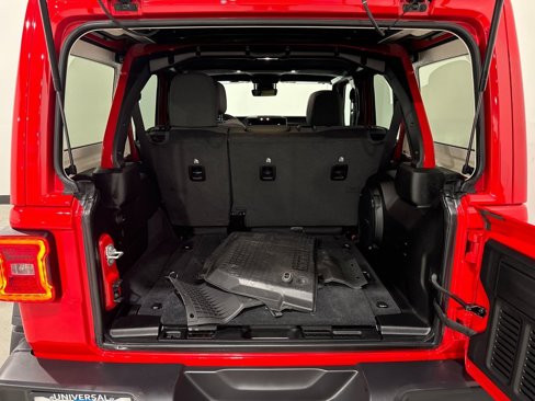 Used 2024 Jeep Wrangler Unlimited Rubicon w/ Technology Group image 25