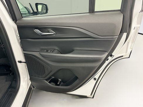 Used 2024 Jeep Grand Cherokee Altitude image 31