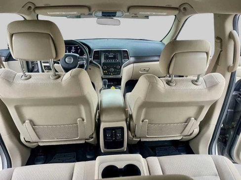 Used 2018 Jeep Grand Cherokee Laredo image 33