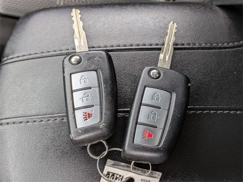 Used 2021 Nissan Rogue Sport S image 26
