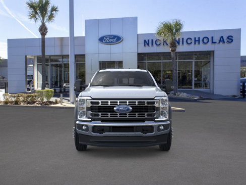 New 2025 Ford F550 4x4 Crew Cab image 6