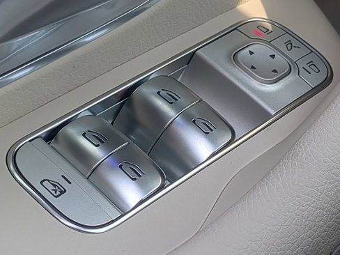 New 2026 Mercedes-Benz GLS 450 4MATIC image 11