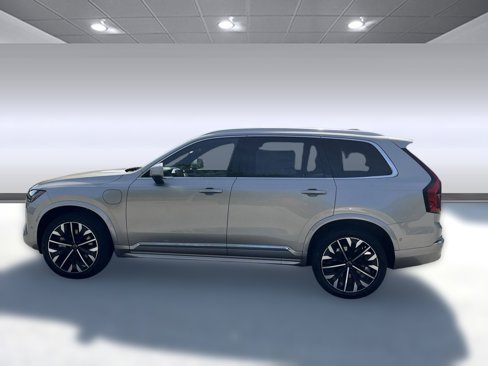 New 2026 Volvo XC90 T8 Plus image 2