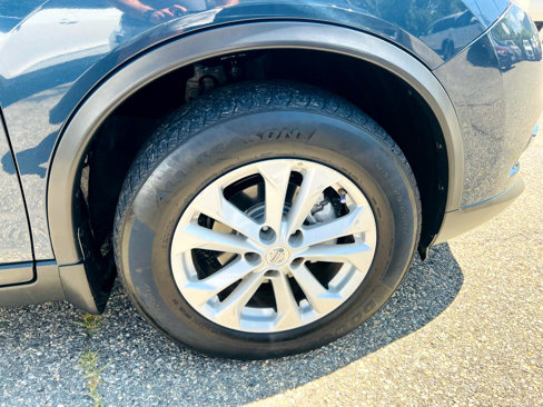 Used 2016 Nissan Rogue SV image 11
