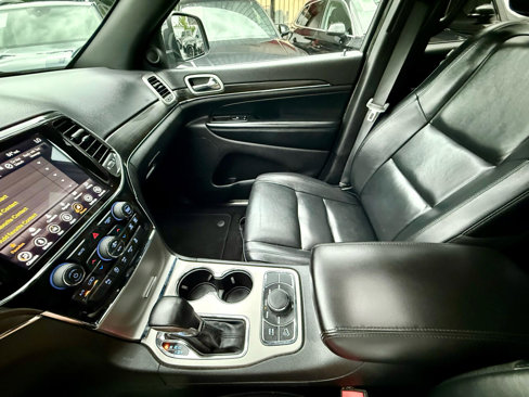 Used 2021 Jeep Grand Cherokee Limited image 17