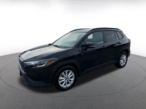 Used 2025 Toyota Corolla Cross LE image 8