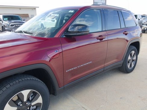 Used 2023 Jeep Grand Cherokee 4WD 4xe image 7