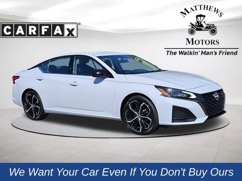 Used 2024 Nissan Altima 2.5 SR image 1