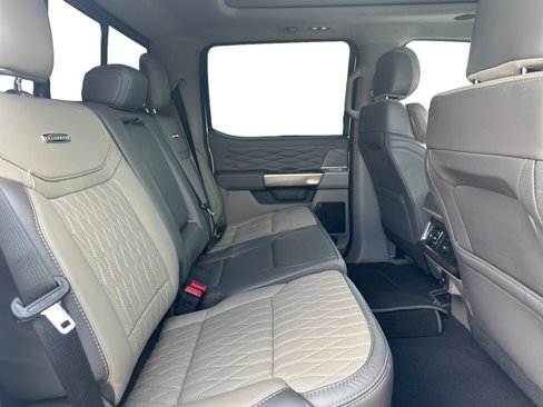 Used 2025 Ford F250 Platinum w/ Platinum Plus Package image 25