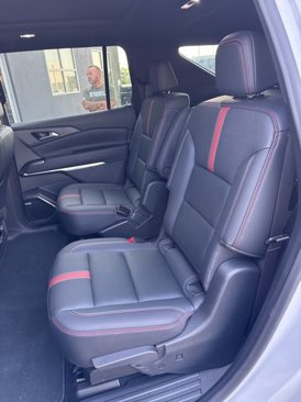 Used 2024 Chevrolet Traverse RS image 29
