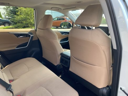 Used 2019 Toyota RAV4 XLE image 22