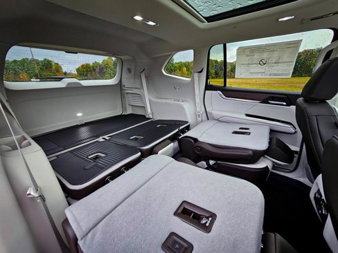 New 2026 GMC Acadia Denali w/ Super Cruise Package image 43