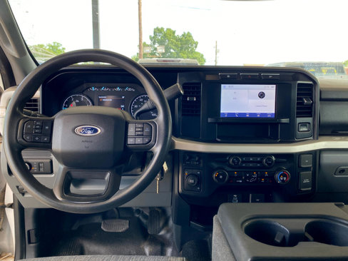 Used 2024 Ford F550 4x4 Crew Cab Super Duty w/ XLT Value Package image 31