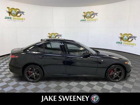 New 2024 Alfa Romeo Giulia Ti w/ Performance Driving Package image 10