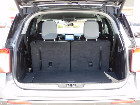 Used 2022 Ford Explorer XLT w/ Equipment Group 202A image 7