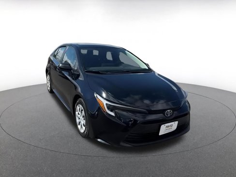 Used 2025 Toyota Corolla LE image 3