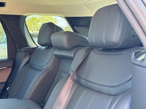 New 2025 Land Rover Range Rover SE image 14