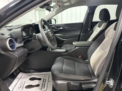 Used 2024 Chevrolet Trax LS w/ LS Convenience Package image 13