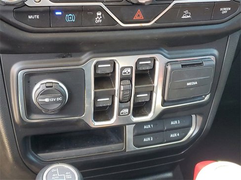 Used 2023 Jeep Wrangler Unlimited Sahara image 24
