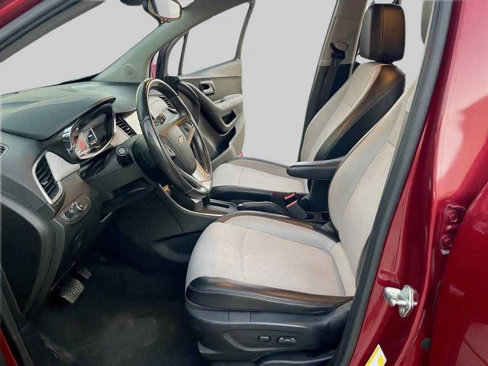Used 2018 Chevrolet Trax LT w/ LT Convenience Package image 22