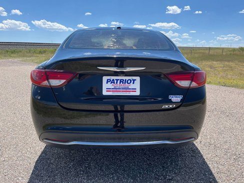 Used 2015 Chrysler 200 Limited w/ Convenience Group image 6