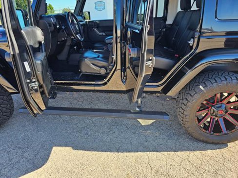 Used 2018 Jeep Wrangler Unlimited Sahara image 9