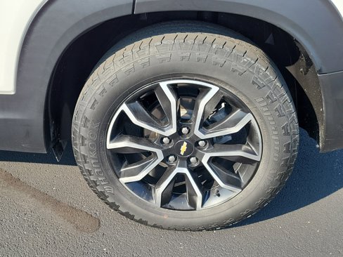 Used 2023 Chevrolet TrailBlazer ACTIV w/ Sun and Liftgate Package image 5