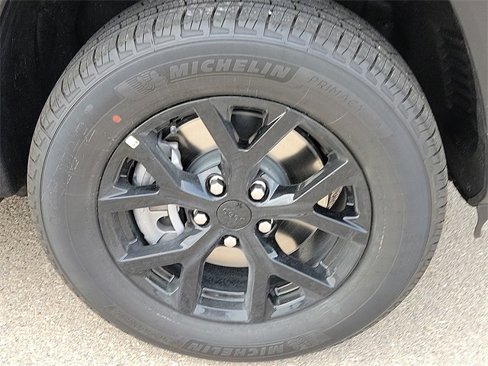 New 2025 Jeep Grand Cherokee L Laredo image 7