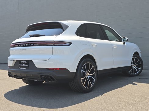 New 2025 Porsche Cayenne image 9