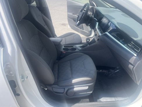 Used 2022 Kia Niro LX image 31