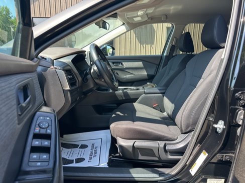 Used 2023 Nissan Rogue S image 11