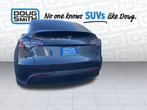 Used 2024 Tesla Model Y Long Range image 4